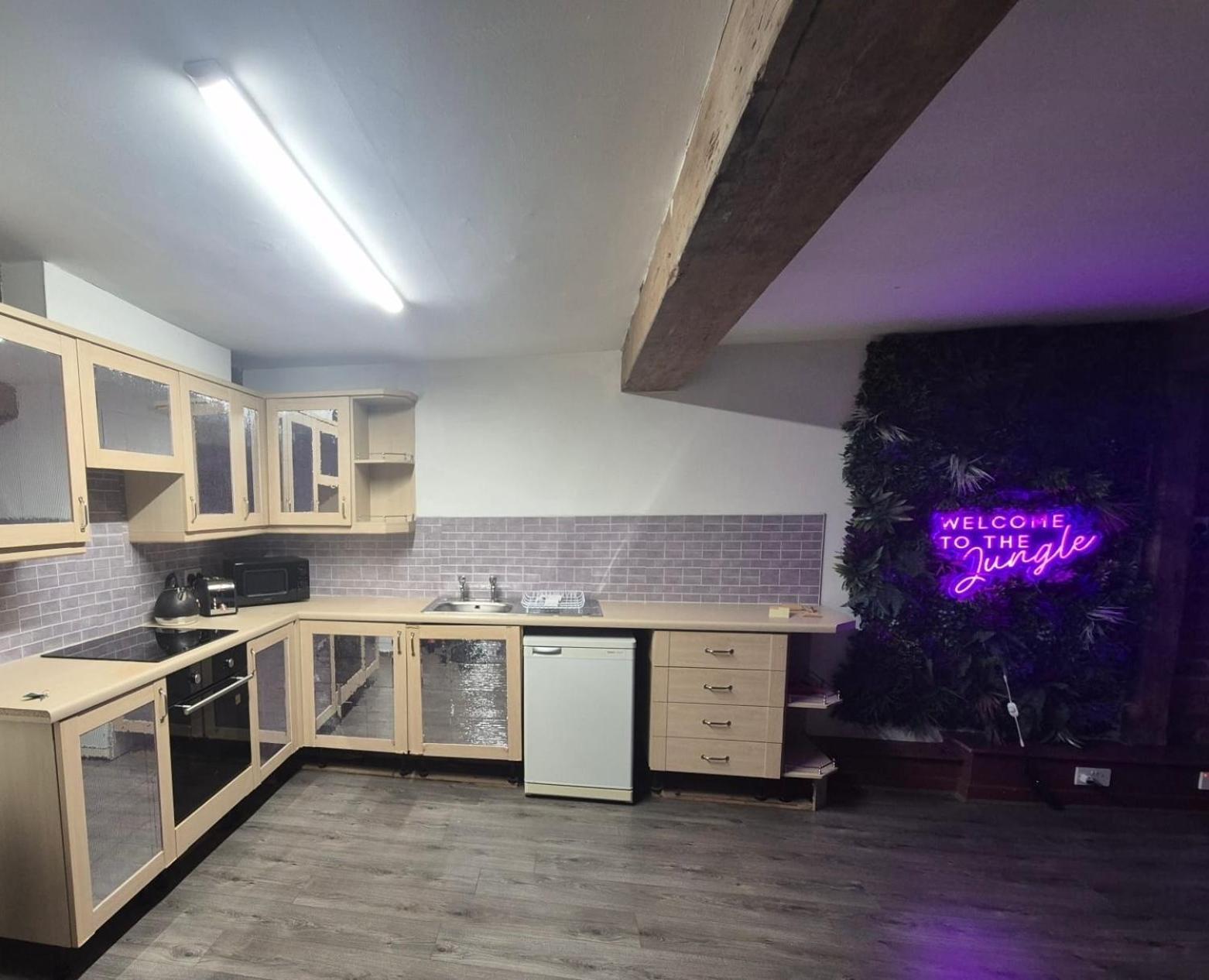 Rainford Gardens By Ustay Aparthotels Liverpool Bagian luar foto